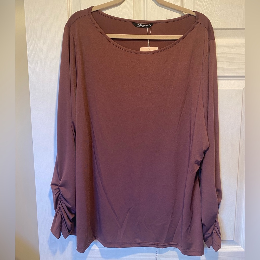 New! Bloom Chic  Deep Mauve Rich Sleeve Long Sleeve Size 26/4X